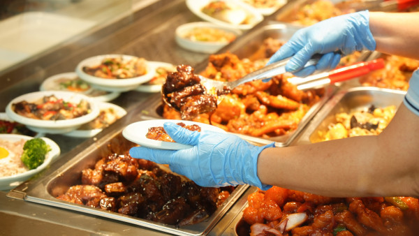 灣仔兩餸飯店掀價格戰鬥平！3店狂推優惠！$8雞髀飯/買飯即減錢