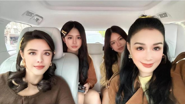 54歲鍾麗緹極罕3代同堂同框一代性感女神顏值爆燈！大女自爆去年母親節曾因一事生氣