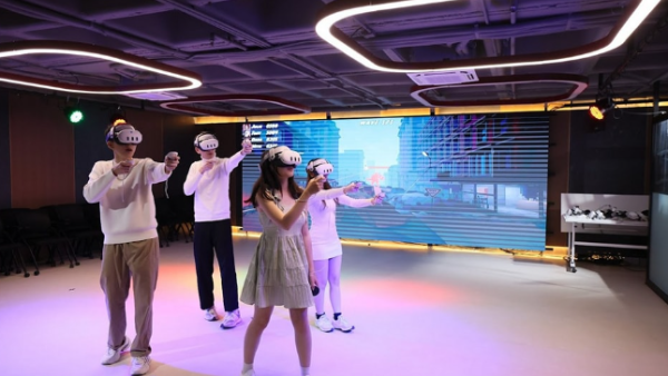 亞洲首個XR共享空間登陸葵涌！4300呎任玩密室逃脫/烹飪/射擊遊戲