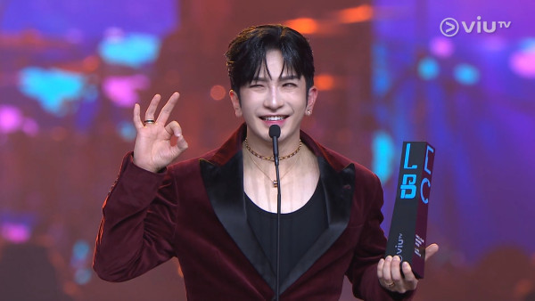 Chill Club頒獎禮2025｜Anson Lo超濃妝無上限再掀熱議 網民笑係「得罪化妝師系列」