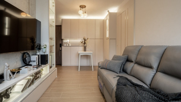 家居裝修設計｜啟德啟鑽苑479呎單位大改造！滲光展示櫃簡約減壓逼感！善用牆磚設計添復古氣息