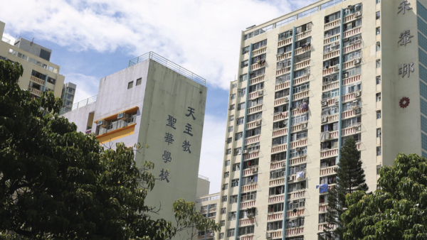 公屋獲派禾輋邨頂樓冇𨋢！港媽心大心細想「博三派」！網友力勸：三派O山你要硬食喎