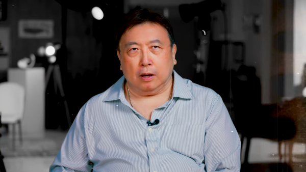 王晶微博突發文怒插姜濤滾出娛樂圈 撰40字侮辱：「人肥歌雞舞賤」