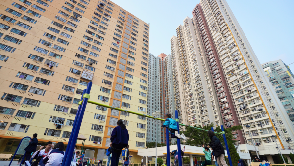 吸煙委員會倡公屋增設「無煙層」！議員批矯枉過正：住屋權利不應成禁煙手段