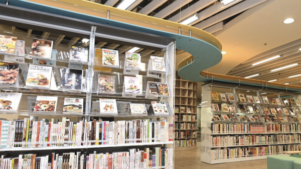 港媽公共圖書館逾期還書！拖足12年罰款呢個數？網民疑惑：邊有咁平...