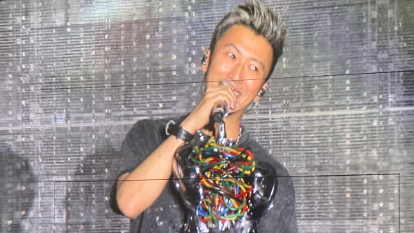 謝霆鋒演唱會2025｜啟德現場實況頭場直擊！觀眾席上群星雲集星光熠熠
