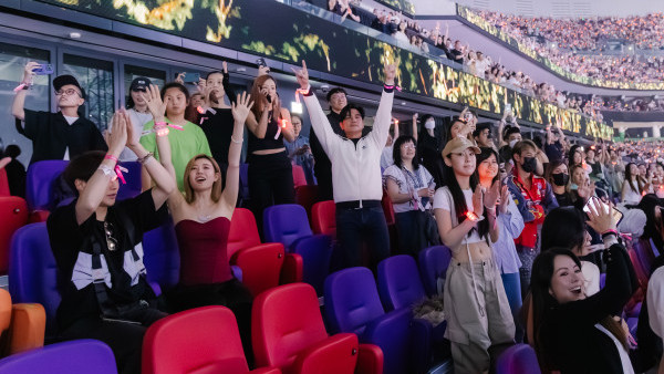 謝霆鋒演唱會2025｜第二場陳奕迅全家總動員支持！李克勤張家輝伍允龍群星拱照