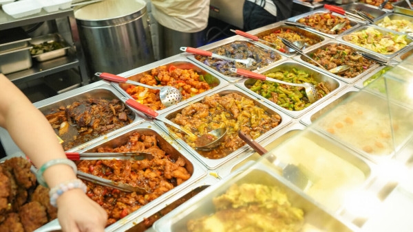 灣仔兩餸飯「添飯餸」推$35任食優惠！同區競爭激烈！設下午茶三餸飯／粉麵買一送一吸客！