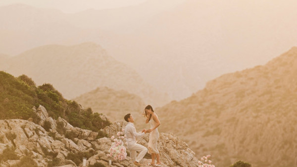 前TVB女藝人離巢後突然宣布訂婚喜訊！男友山頂浪漫求婚照曝光