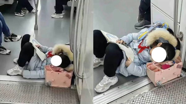 女童地鐵車廂地下疲憊睡著 雙手緊握2物惹心酸 網民：都是社會的錯