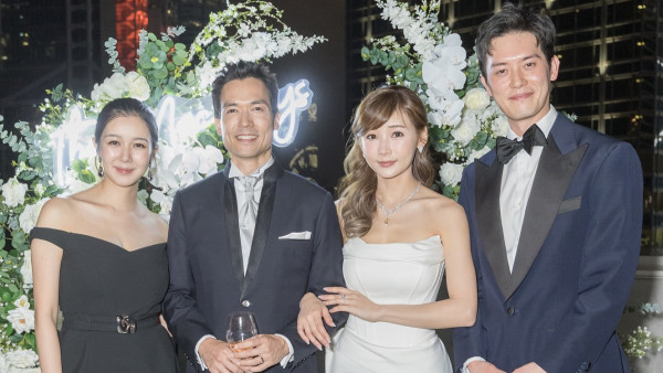 麥明詩產後狀態回勇 夫妻檔出席簡淑兒婚禮！老公3字稱呼惹網民質疑對老婆「不滿」？！