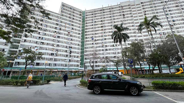 中年港男1人身份申請公屋！入息超額$210問點算好！網民教路5招可以輕鬆過關？