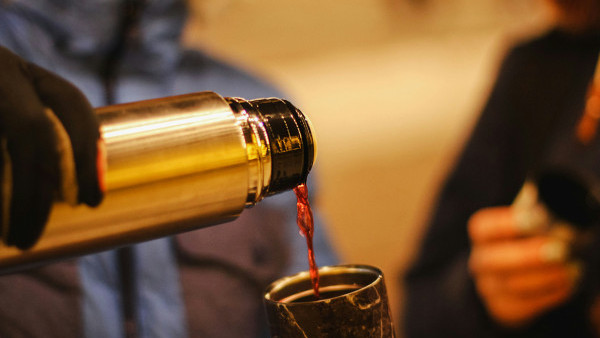男子保溫杯裝1飲品致中鉛毒！7種飲品勿用保溫壺 可致嚴重貧血/損肝腎功能/失智