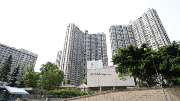 港男嚴選十大優質公屋！第一名港鐵直達兼望海景！網民質疑：世一富昌邨都無？