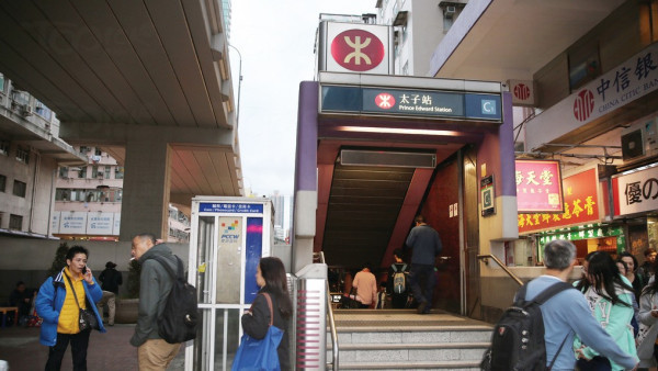 太子站遇老夫婦無家可歸？慘呻破產經歷要夜宿麥當勞 獲幫手搬行李後竟開口要求1事