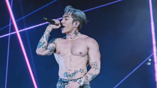 Tyson Yoshi演唱會2025丨首場榮登啟德「插水」第一人  嘉賓YT周殷廷晒「假大胸」不敵巨胸震肌