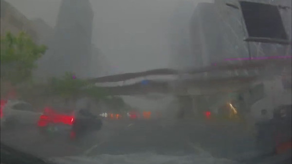 北上天氣｜深圳全市進入暴雨防禦狀態 網民分享雨勢「災情」