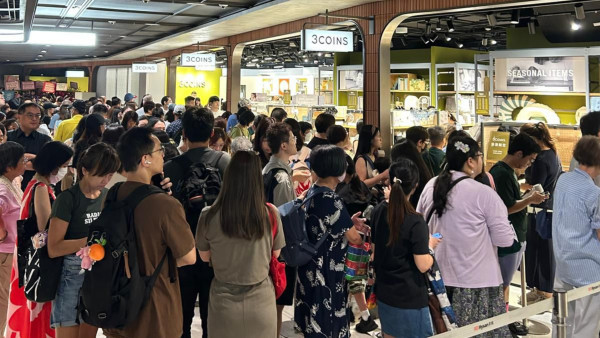 3COINS銅鑼灣店開幕首日排長龍！全店$18起！門外現幾圈蛇餅入店掃貨！