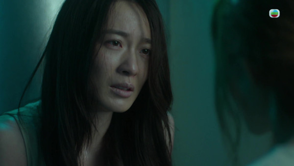  執法者們｜蔡潔做人質全素顏殘樣上陣零包袱 被鞭打場口網民錯重點讚皮膚白滑