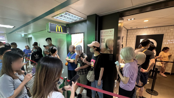 直擊麥當勞Chiikawa玩具開賣首日！分店門外朝早排長龍！店員透露每間舖限量咁多...