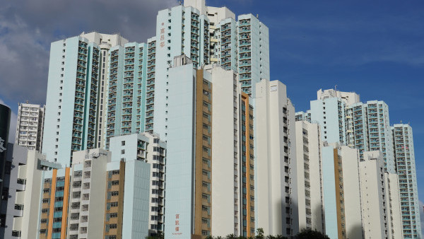 公屋成員搬走逾1年拒「除名」被逼交1.5倍月租！房委會除名須符合3條件