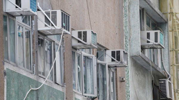 公屋冷氣滴水投訴激增！申訴專員15建議促房署加強監管 貫徹執行扣分制