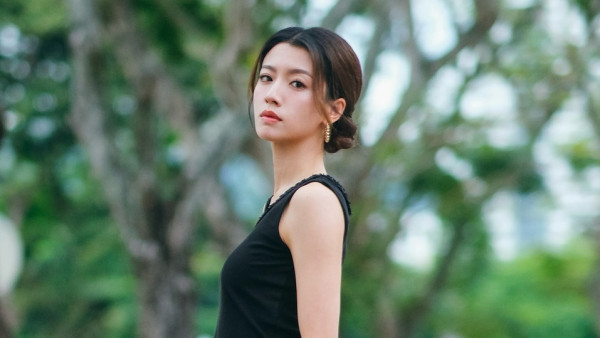 蔡思貝久未露面拍片晒單身獨居生活 兩年冇劇拍變廁所修理員維修廁板