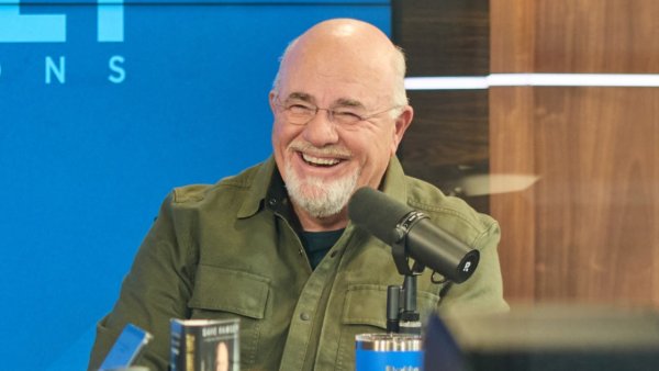 年輕一代3大財務陷阱！理財專家斥讀大學買車「愚蠢至極」浪費金錢