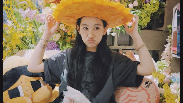 炎明熹遊日睇煙花大會鏡頭前忽然落淚 罕揭神隱一年心聲11字惹粉絲心痛