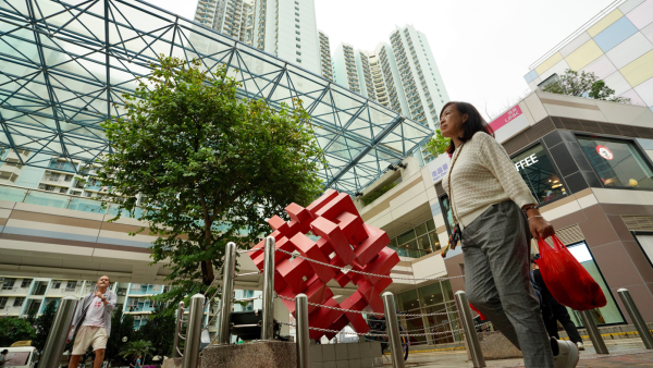 公屋二派再獲40年舊屋邨！港人糾結應否博三派！網民意見兩極 終極一派一定好？