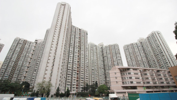 特快公屋｜等足9年轉攻特快隊 港媽鎖定藍田凶宅惹熱議？網民力勸三思：免租都唔要