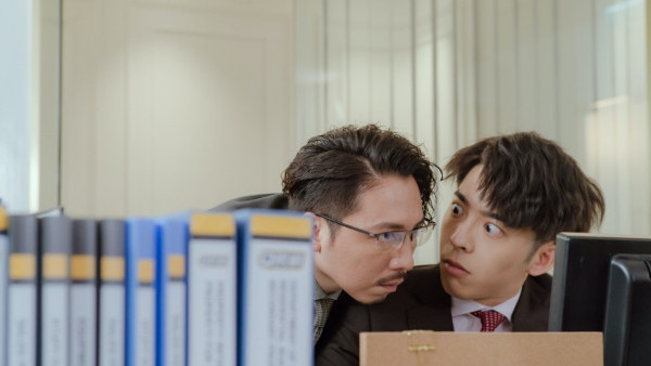 面試攻略｜見工失敗的15大跡象！面試官瘋狂翻閱CV、小心1個臉部表情