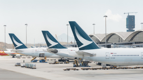 颱風樺加沙｜機管局：機場明午6時起航班升降大幅減少 國泰料取消逾500航班