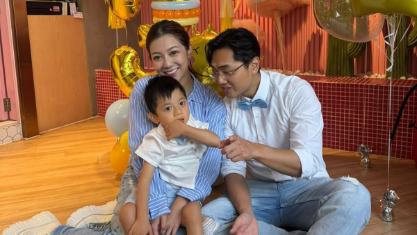 何雁詩3歲天使仔仔對肌膚接觸敏感 親揭睡夢中牽手成母子感動瞬間