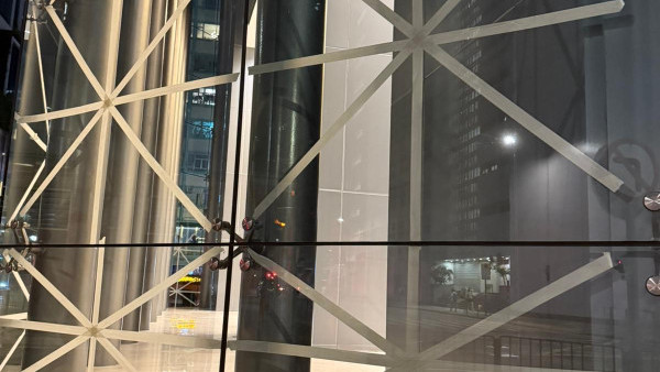 打風｜颱風吹襲爆玻璃窗點算？林超英提醒「切勿用東西封口」教用2招應對險境