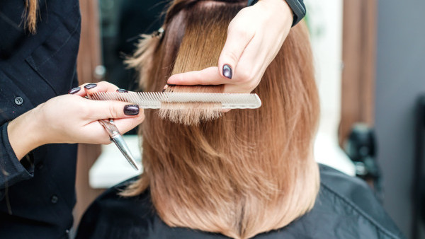 剪頭髮7大禁忌！呢6個時間剪頭髮衰足一整年 染髮最好揀呢日？