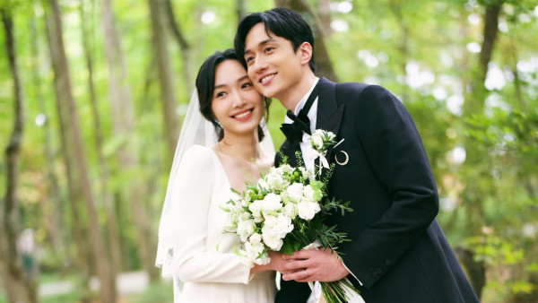 劉俊謙蔡思韵結婚丨劉俊謙蔡思韵低調完婚婚紗照曝光 拍拖5年宣佈喜訊：我們結婚了