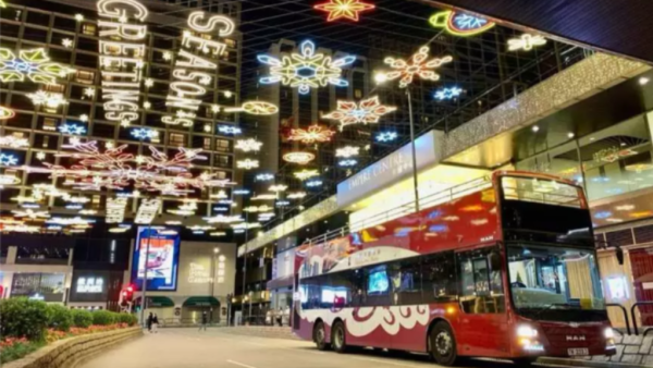 聖誕節燈飾開篷巴士遊 2人同行$88 人均只需$44!無遮擋視野尖沙咀聖誕燈飾感受冬日節慶