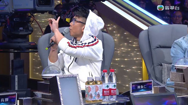 聲秀決賽｜陳奐仁突然嚴肅制止觀眾席行為 兩度出聲突發小插曲：「講緊嘢」