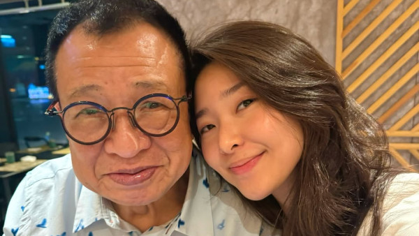 許紹雄生忌女兒首度發文悼念亡父 貼兒時合照曝157字滿載不捨：「當你去開工」