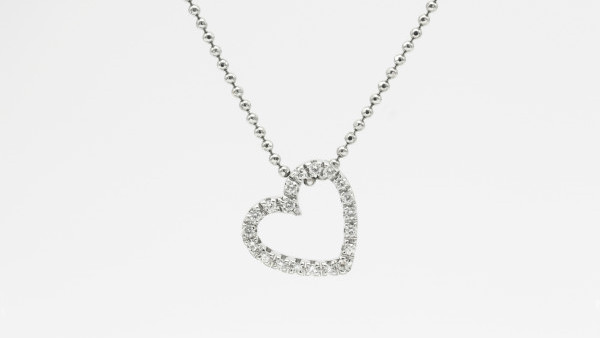 頸鏈打結越解越死？Threads瘋傳4大「解結神技」用卡針/叉子/爽身粉秒分開