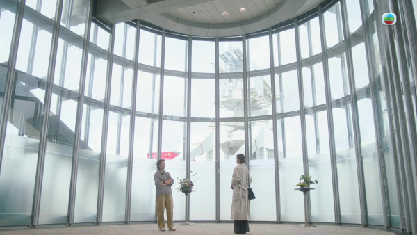 新聞女王2｜匯豐銀行破例借出總行實景拍攝 開創先例高層場景曝光氣勢磅礴