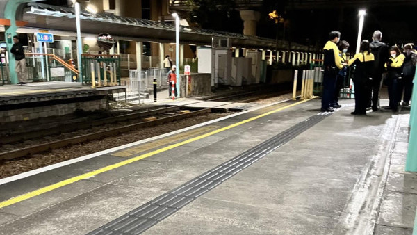 輕鐵早班車斷正一家三口逃票！港鐵職員天未光已經出動？事主一句話惹全網爆罵