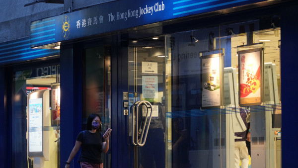 六合彩頭獎$8800萬｜實測3大AI預測六合彩號碼！算法結果大公開！呢幾組號碼邊個最準？