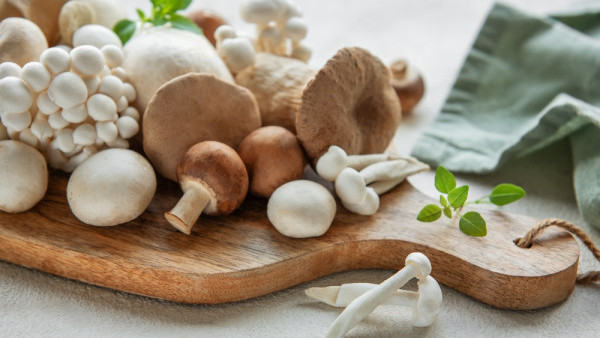 一類超級食物成「天然藥物」！抗發炎+穩血糖+助延壽！研究：每週吃兩碗預防失智症