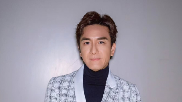 馬國明父親離世低調設靈治喪 太太湯洛雯全程陪伴 攙扶奶奶送別最後一程