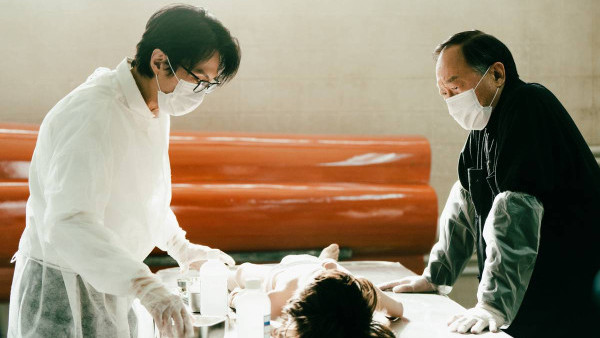 醫院殮房罕有請人！殮房服務員月薪高達2.8萬！網友分享應徵經過：要掂屍...