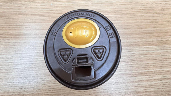 麥當勞杯蓋有「神秘機關」？以為係垃圾 前員工揭隱藏功能：原來咁樣用