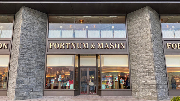 結業潮｜英國皇室御用F&M撤出K11 MUSEA！市民瘋搶6小時排到出海傍：全場4折貨架清空要補貨