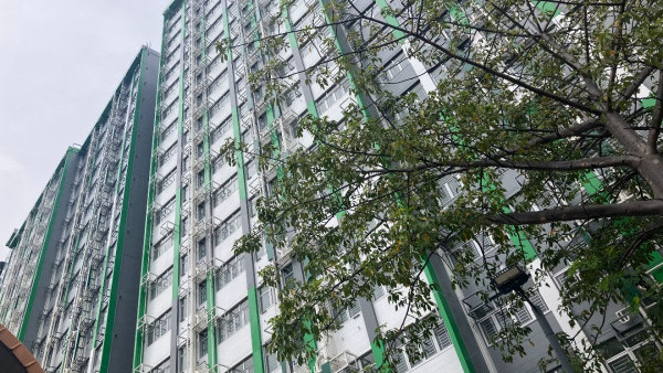 簡約公屋靚過私樓？屯門靚景單位內部曝光：極寬敞開揚、近鐵路站網民直呼羨慕